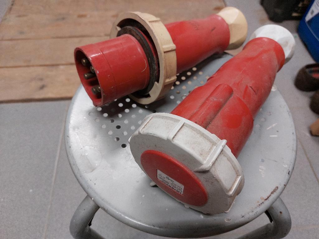 drijfkracht stekkers, Doe-het-zelf en Bouw, Elektriciteit en Kabels, Ophalen, Gebruikt, Stekker