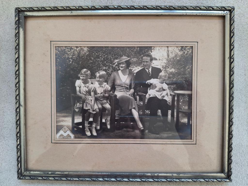Koninklijke familie van België  (1934), Verzenden