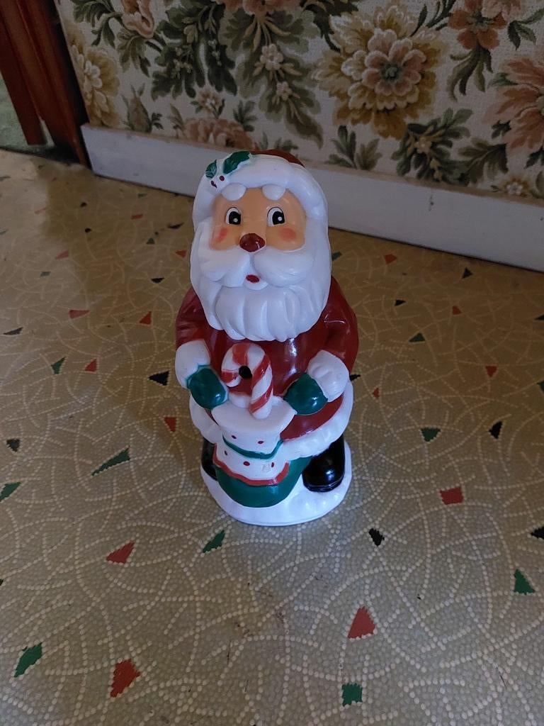 Père Noël avec musique alimentée par batterie, Divers, Enlèvement