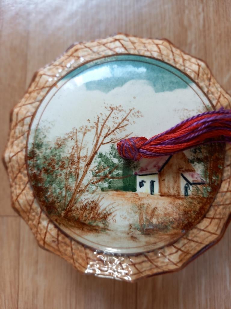 POT À MUSEAU AVEC IMAGE DE FERME, Enlèvement ou Envoi
