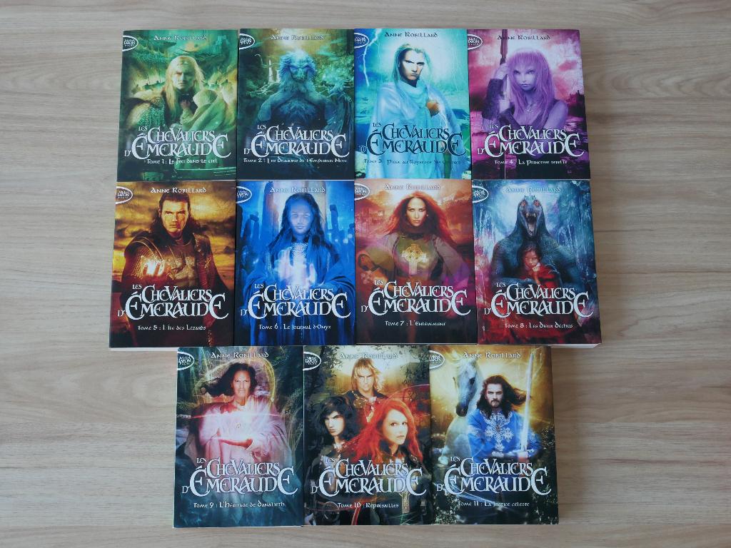 Les Chevaliers d'Émeraude - Anne Robillard, Enlèvement ou Envoi, Utilisé, Fiction