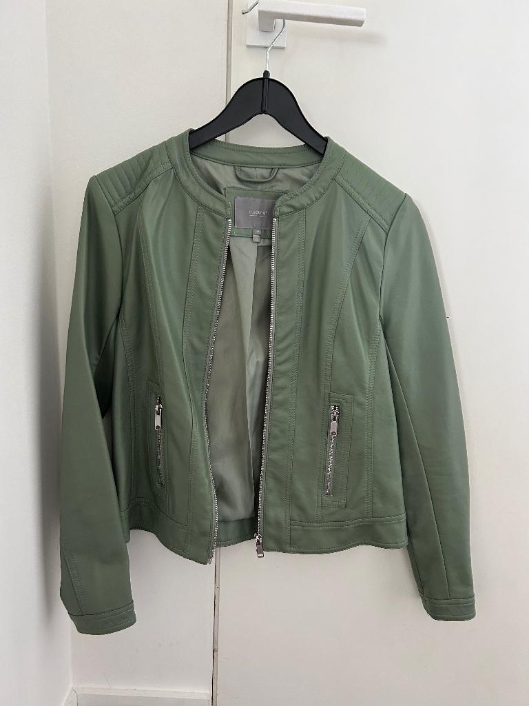 Nieuw groen vestje maat 34, Ophalen, Nieuw, Jasje, Maat 34 (XS) of kleiner