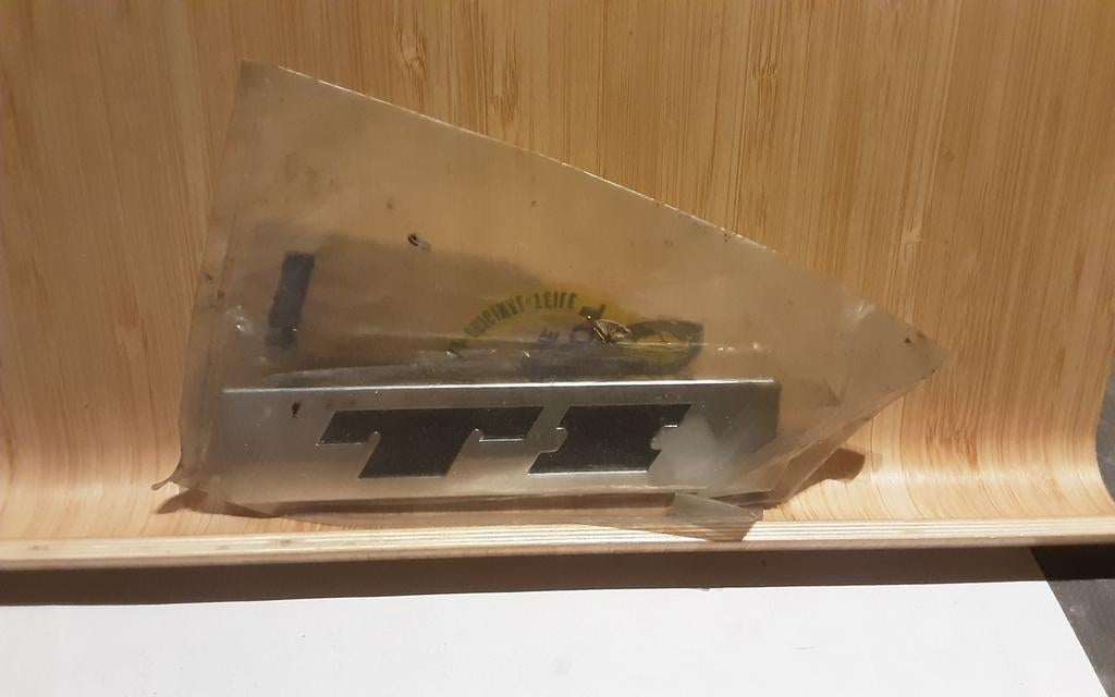 Emblème PEUGEOT 504 TI, Enlèvement ou Envoi