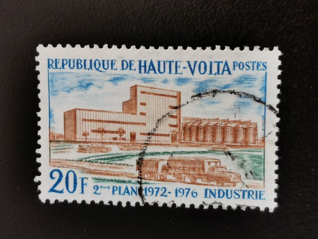 Haute-Volta 1972 - ontwikkelingsplan industrie, vrachtwagen, Ophalen of Verzenden, Overige landen, Gestempeld