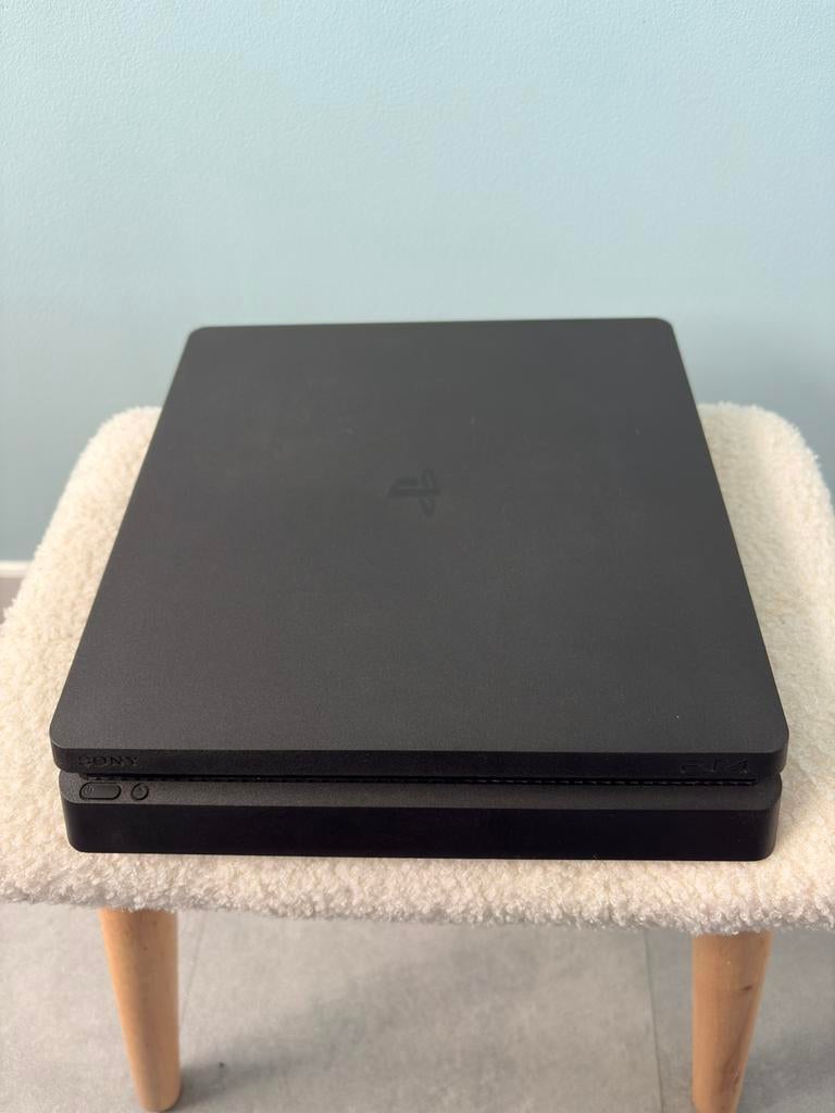 Playstation 4 Slim - 1 TB - Zo Goed Als Nieuw, Games en Spelcomputers, Ophalen, Zo goed als nieuw, Zonder controller, 1 TB