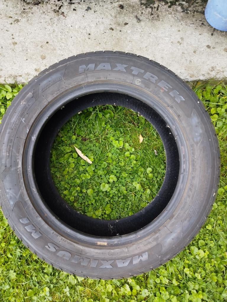 Pneu 215/55 R16, Enlèvement ou Envoi