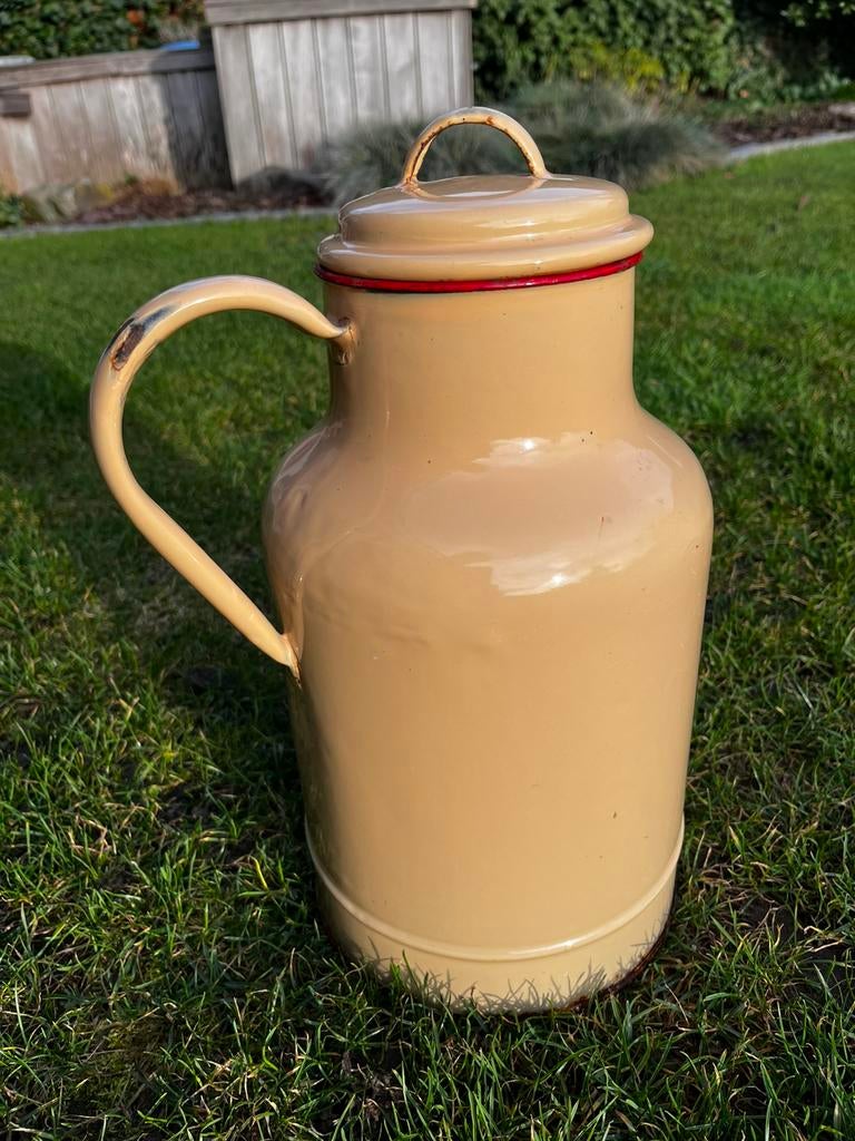 Pot à lait en émail, Enlèvement ou Envoi