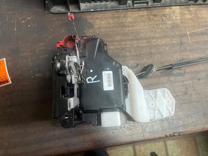 Deurslot Mechaniek 2Deurs rechts van een Volkswagen Caddy, Ophalen of Verzenden, 3 maanden garantie, Gebruikt, Volkswagen