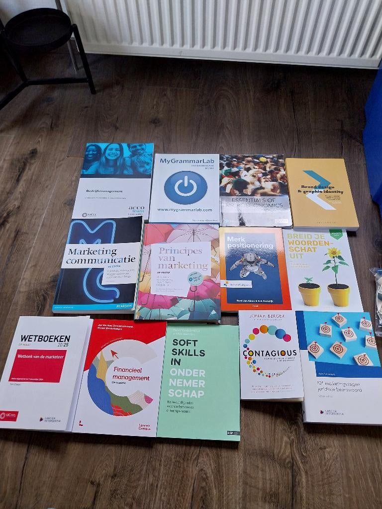 Cursussen UCLL Bedrijfsmanagement/ PBA Marketing (UCLL), Ucll, Ophalen of Verzenden, Zo goed als nieuw, Hogeschool