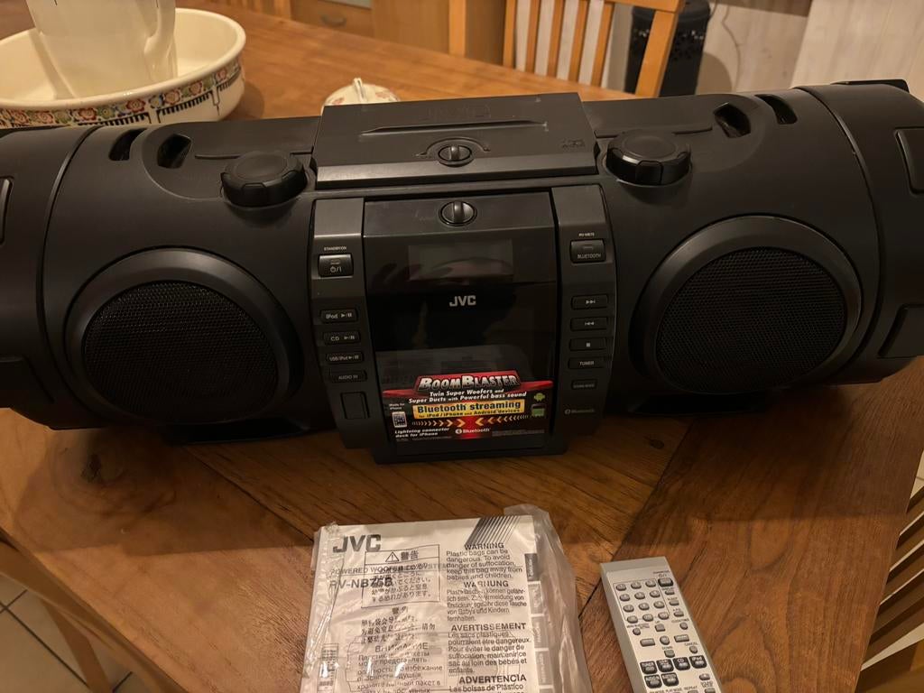 Boomblaster jvc RV-NB75B, Enlèvement, Comme neuf, Radio