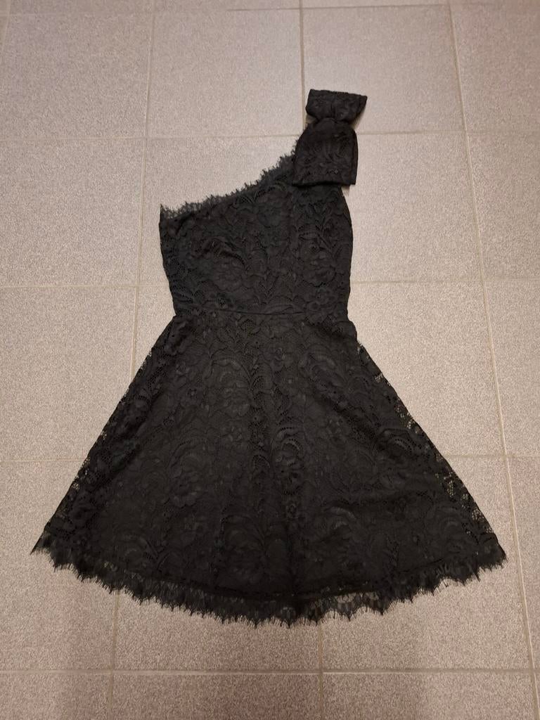 Robe en dentelle Guess à épaules dénudées XS noire, Neuf, Guess, Robe de cocktail, Enlèvement