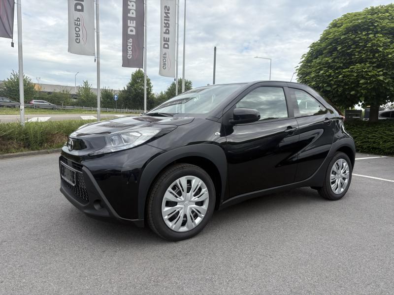 Toyota Aygo X play, Automaat, 110 g/km, 72 pk, Zwart