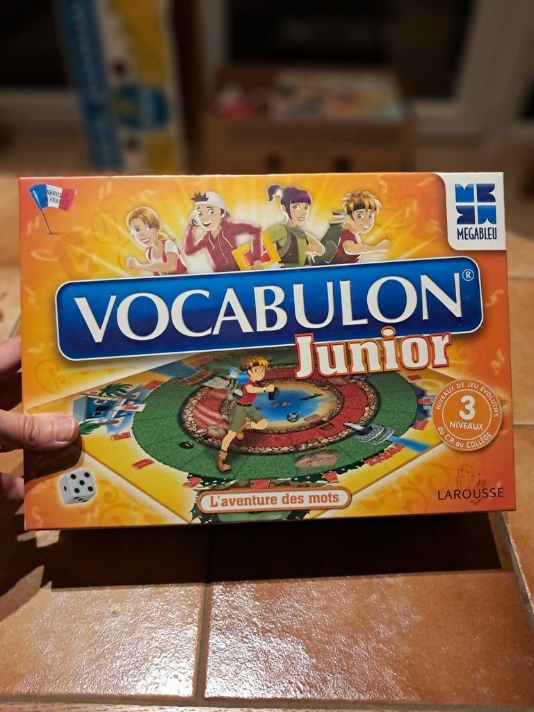 Vocabulon Junior neuf, Trois ou quatre joueurs, Enlèvement ou Envoi, Neuf, Megableu