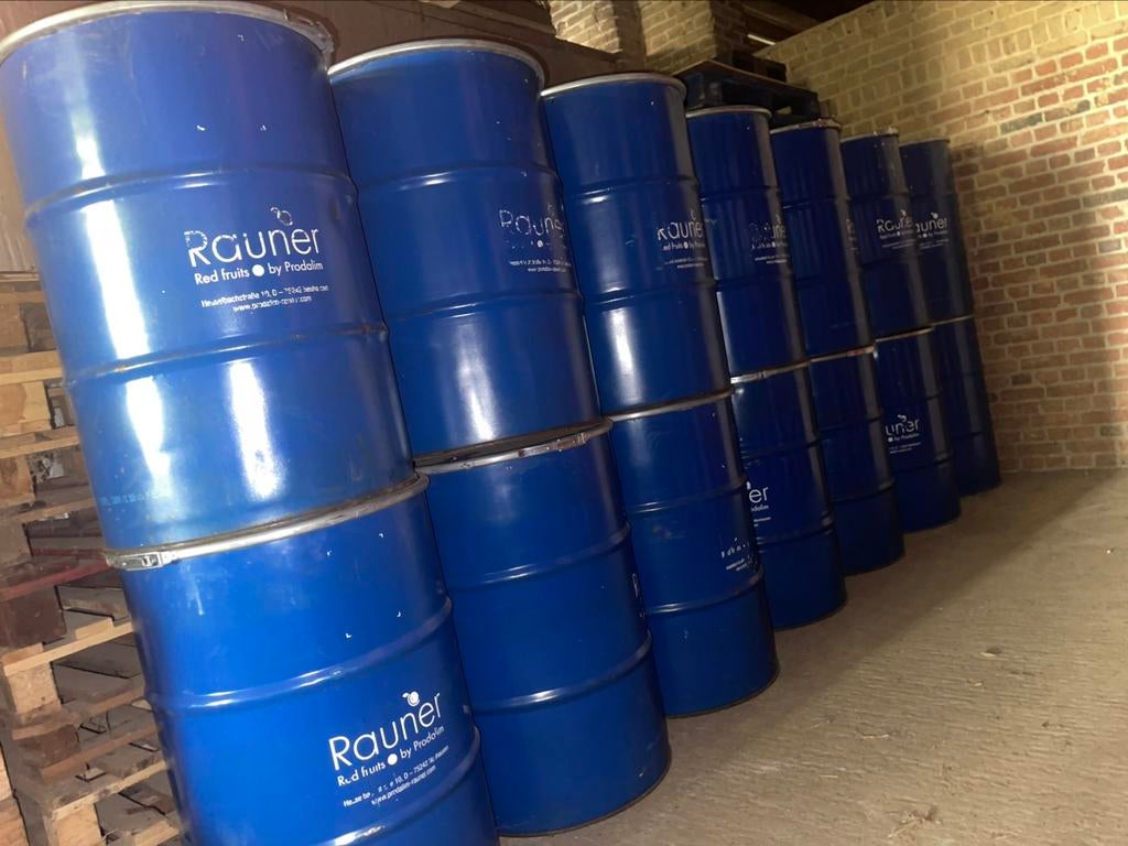 Metalen vat van 220 liter (deksel + omsnoering). 100% SCHOON, Ophalen of Verzenden, Hout, Met kraantje