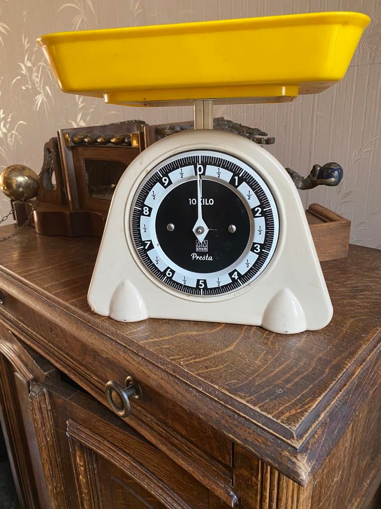 Vintage weegschaal, Ophalen, Keukenweegschaal, Analoog, Zo goed als nieuw