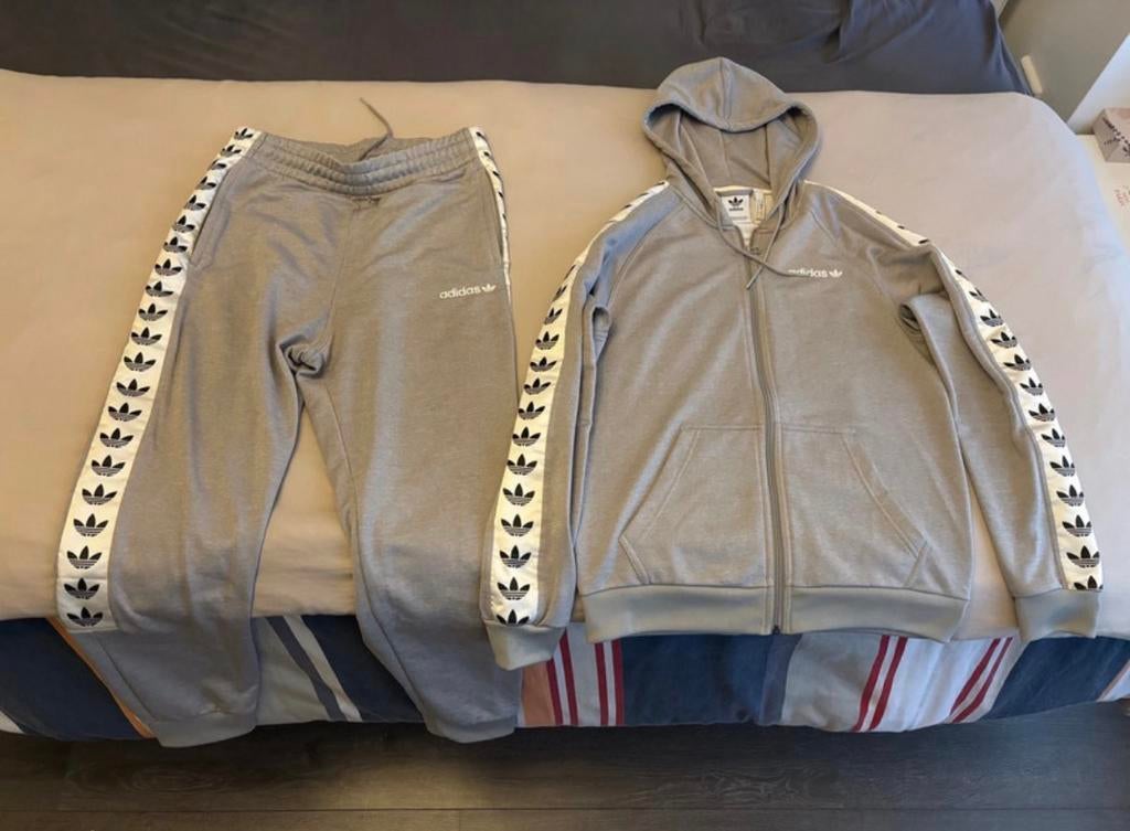 Ensemble de training Adidas taille M couleur gris bon état, Gris, Enlèvement ou Envoi, Général, ADIDAS