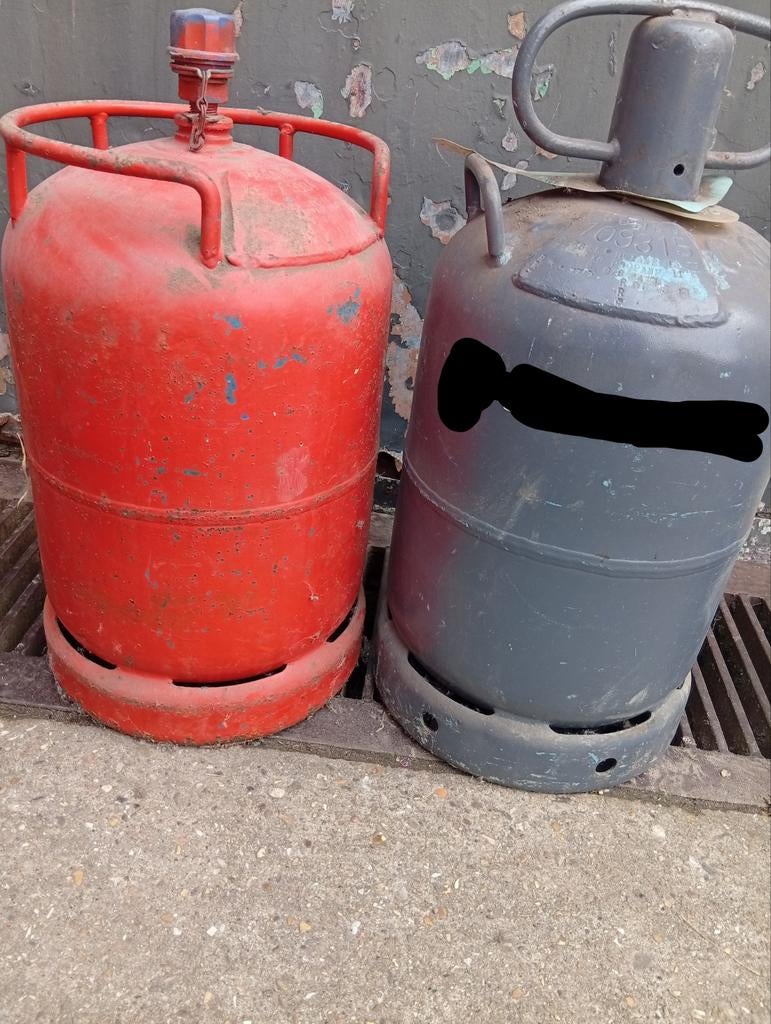 Lege gasflesen, Ophalen
