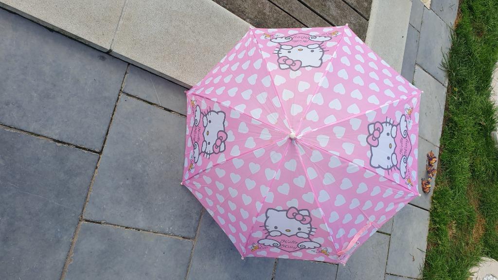 Parapluies enfants Hello Kitty, cars ,Hana montana neufs, Enlèvement, Neuf, Bleu