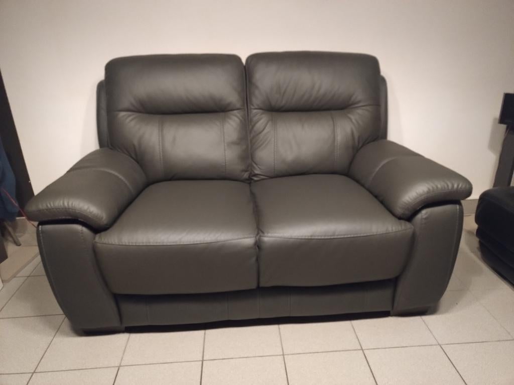 KOOPJE: Mooie Lederen Zetel  2-zit/tweezit- NIEUW!!, Huis en Inrichting, Zetels | Zetels, Ophalen, Minder dan 75 cm, 150 tot 200 cm