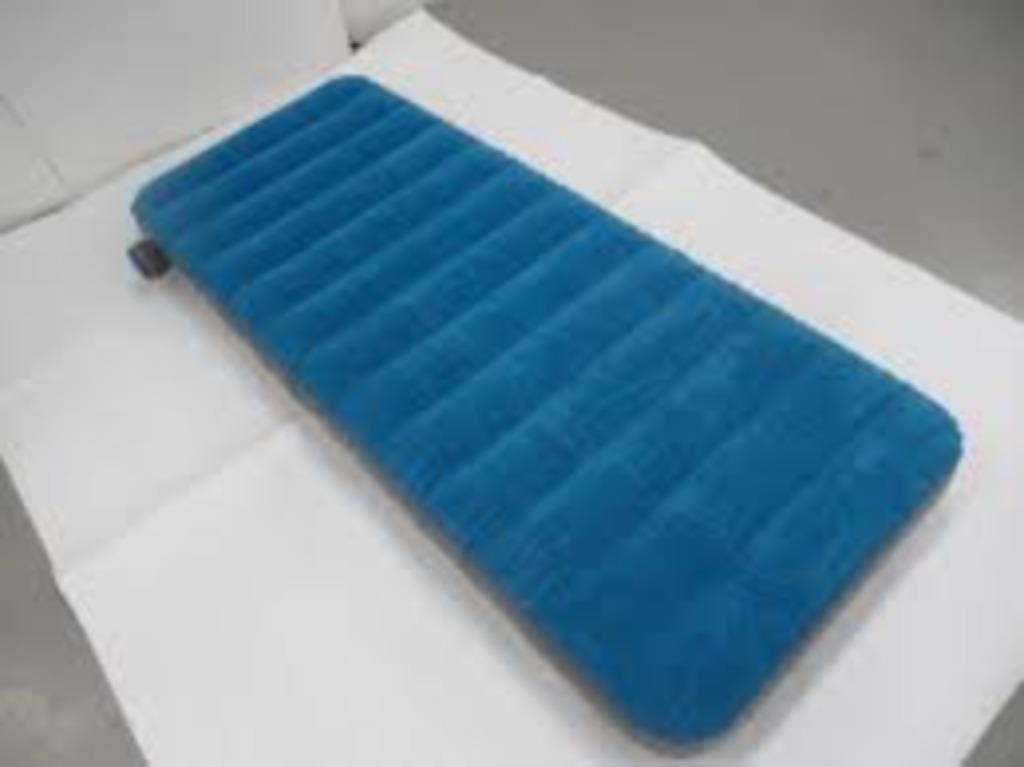 matelas gonflable, Caravans en Kamperen, Luchtbedden, Ophalen, Zo goed als nieuw, 1-persoons