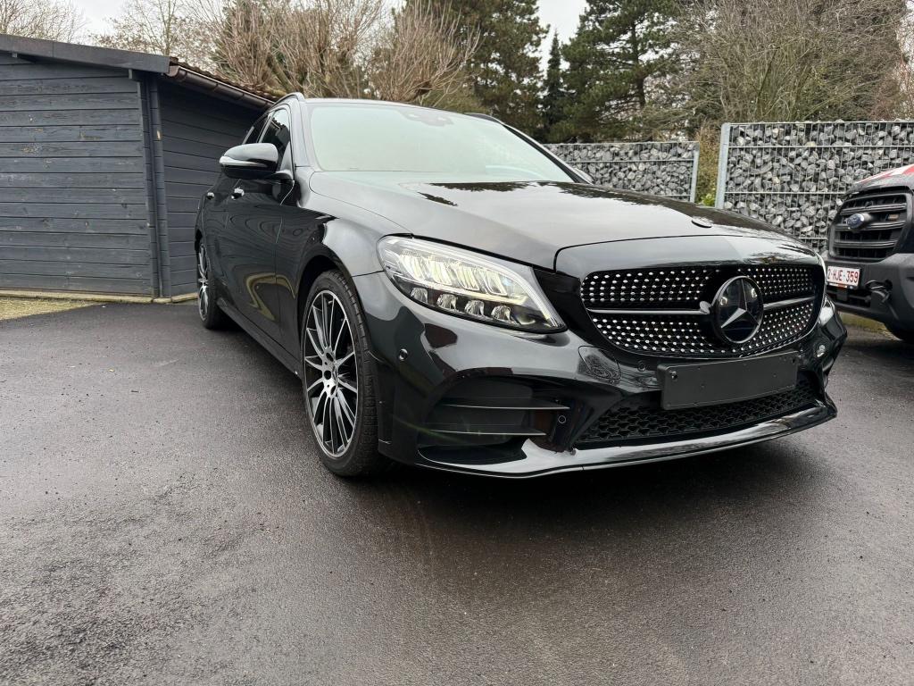 Mercedes C200 Break AMG Line, Auto's, Automaat, 4 cilinders, https://public.car-pass.be/vhr/4fd5ef66-f844-424c-b44e-35213a620d12?lang=nl