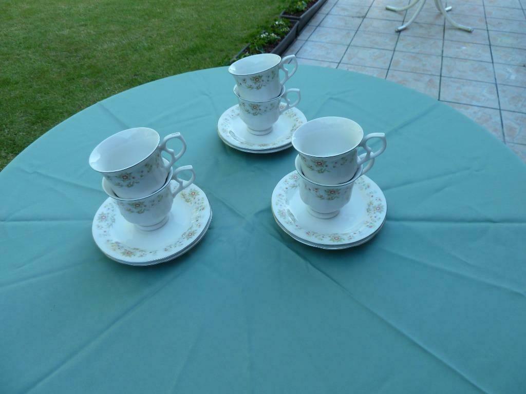 6 tasses et 6 soucoupes en porcelaine (motif fleurs), Maison & Meubles, Enlèvement ou Envoi, Comme neuf, Autres styles, Porcelaine