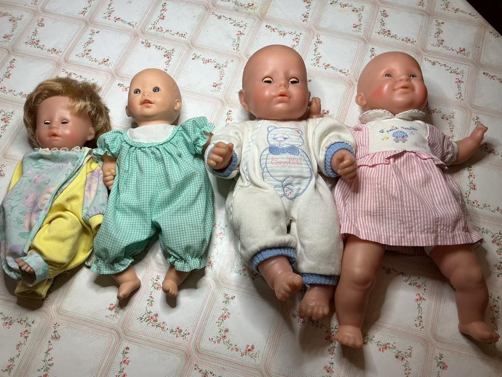 Poupées Corolle d’origine avec leurs vêtements, Ophalen of Verzenden, Zo goed als nieuw, Kleertjes