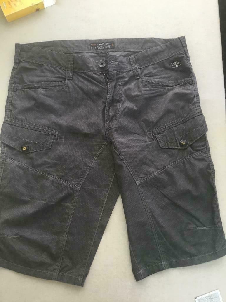 Bermuda mannen maat 36, Kleding | Heren, Broeken en Pantalons, Overige maten, Grijs, Gedragen, C&A