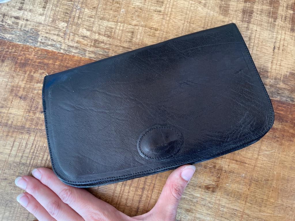 Étui en cuir MULBERRY, Handtassen en Accessoires, Gebruikt, Zwart, Met knipsluiting, Ophalen
