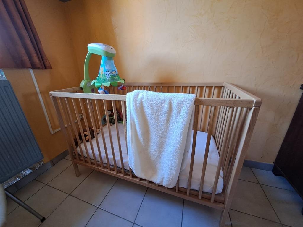 kinderbed + mobiele, Kinderen en Baby's, Zo goed als nieuw, Minder dan 140 cm, Minder dan 70 cm, Ophalen