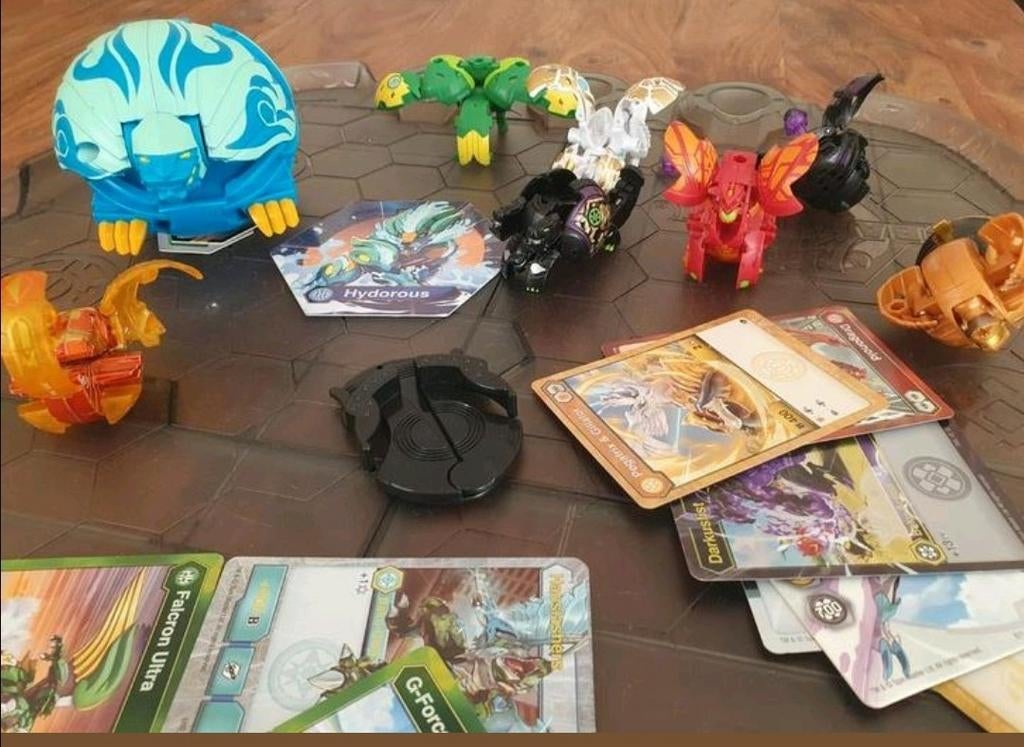 Bakugan 8 figuren + battle matrix, Enfants & Bébés, Jouets | Figurines, Enlèvement ou Envoi