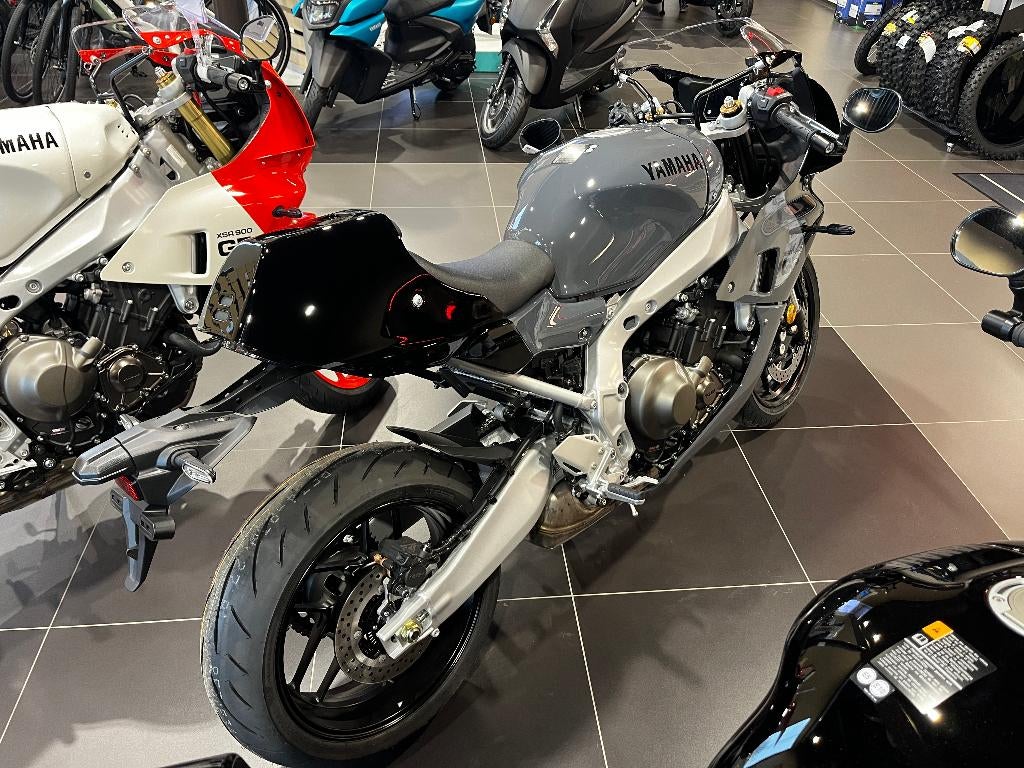 Yamaha XSR900 GP Power Grey, 890 cc, Motorrijbewijs A, Bedrijf, 3 cilinders