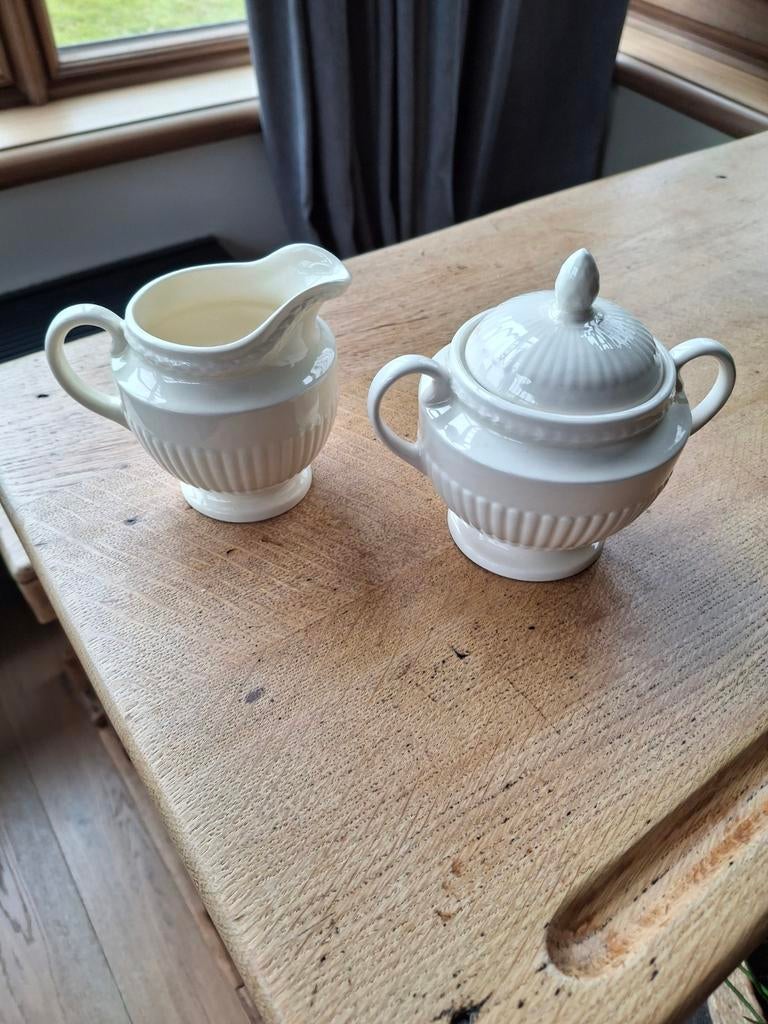 VASTE PRIJS  Wedgwood Edme suikerpot en melkkannetje, Ophalen of Verzenden, Wedgwood