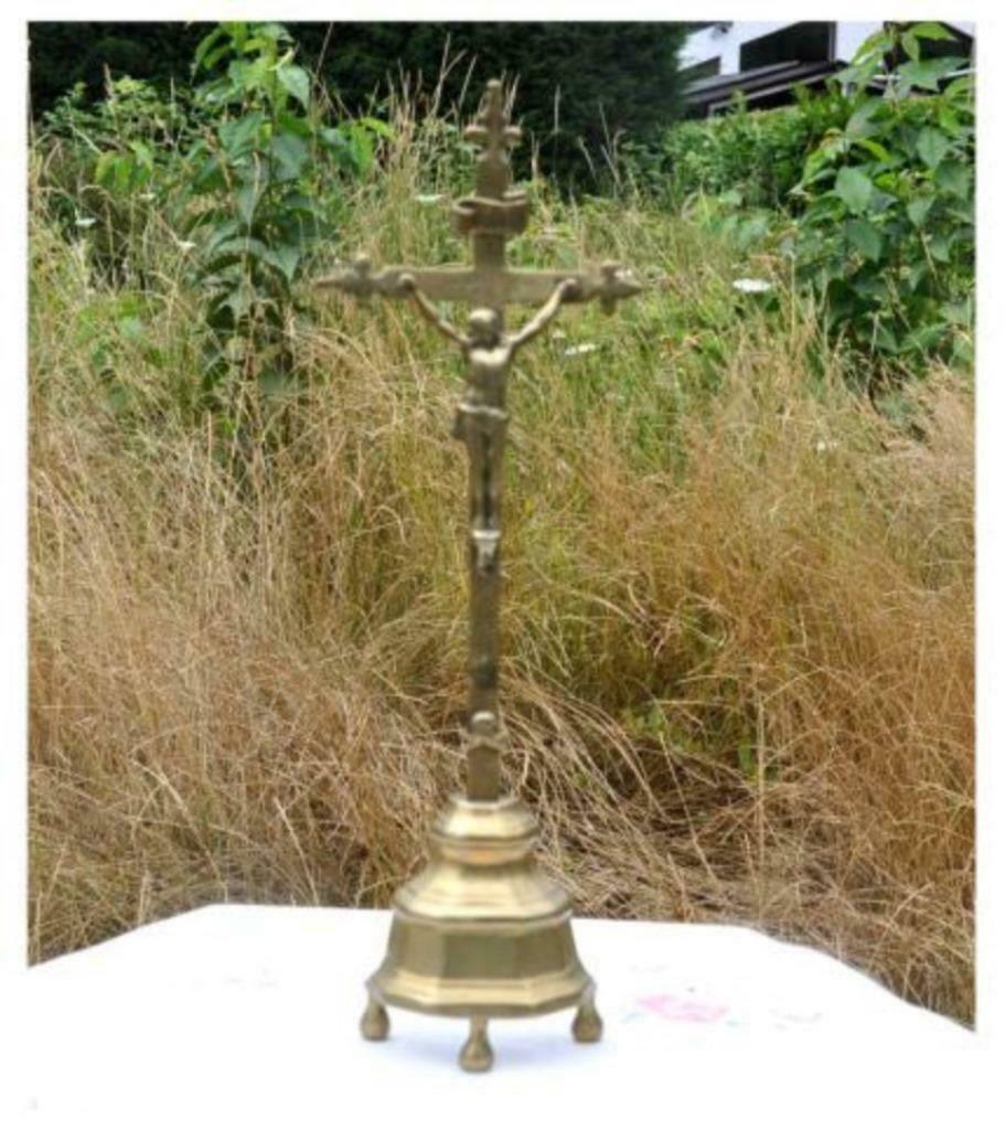 crucifix de huy tripode, Enlèvement ou Envoi