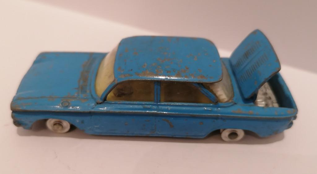 Corgi Toys - Chevrolet Corvair - Nr 229 - 1:43, Enlèvement ou Envoi, Utilisé, Voiture, Corgi