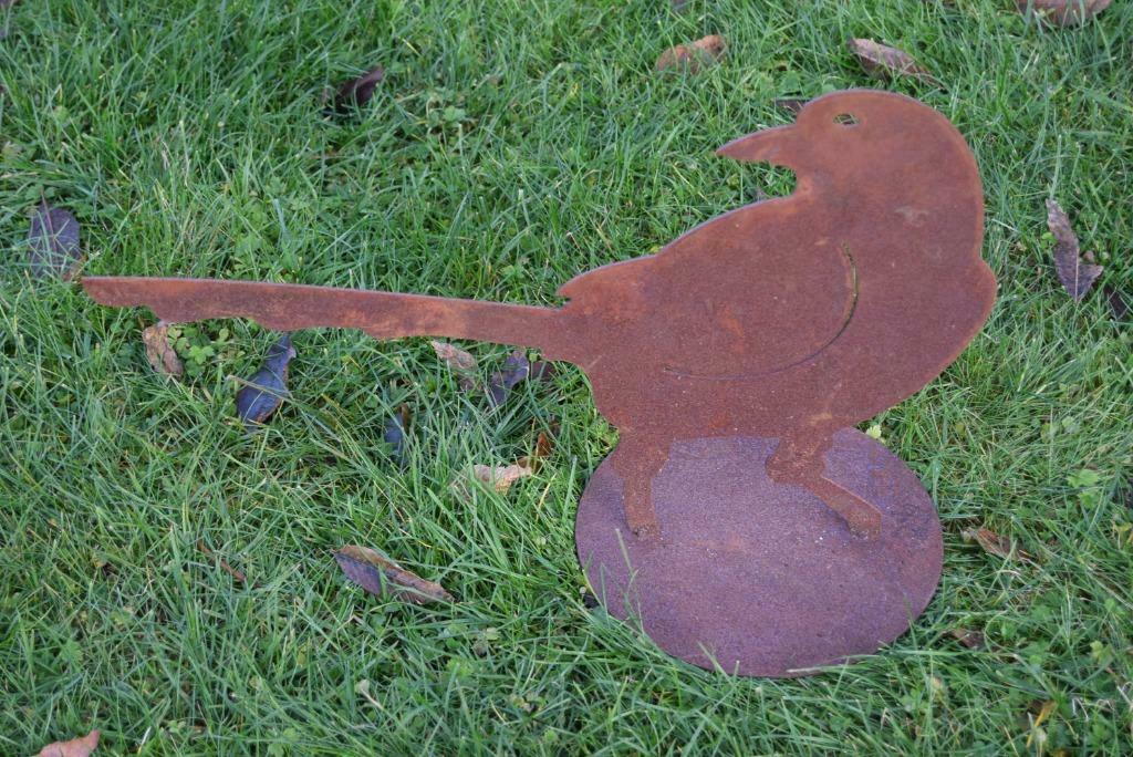 Oiseau (pie) en métal rouillé sur base circulaire, Jardin & Terrasse, Enlèvement ou Envoi, Neuf