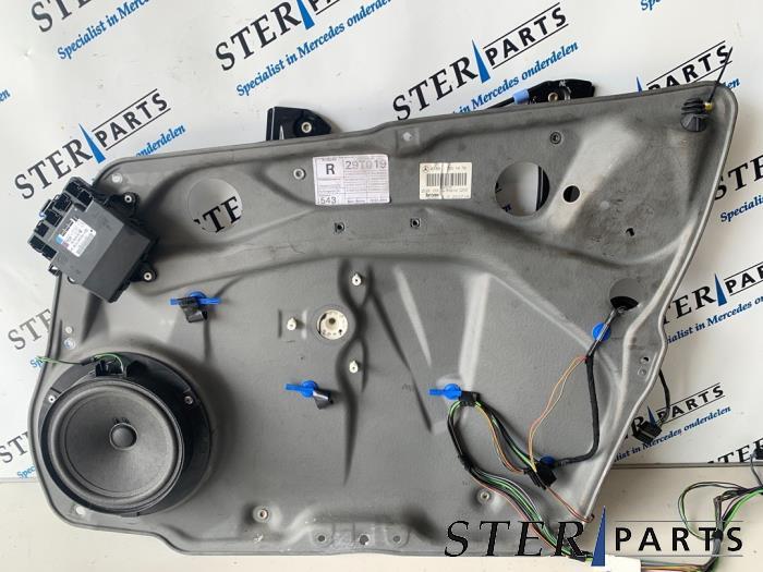 Mécanique vitre 2portes avant droite d'un Mercedes A-Klasse, Enlèvement ou Envoi, 3 mois de garantie, Utilisé, Mercedes-Benz