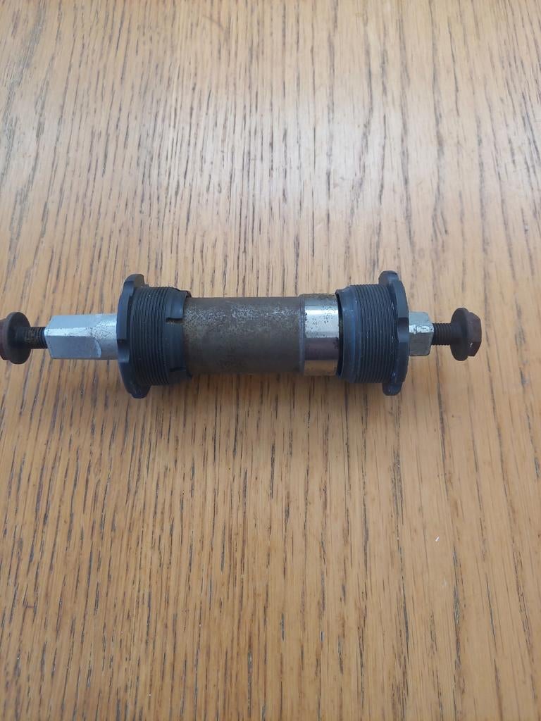 BOITIER DE PEDALIER 132mm AVEC ROULEMENT PLEIN, Enlèvement