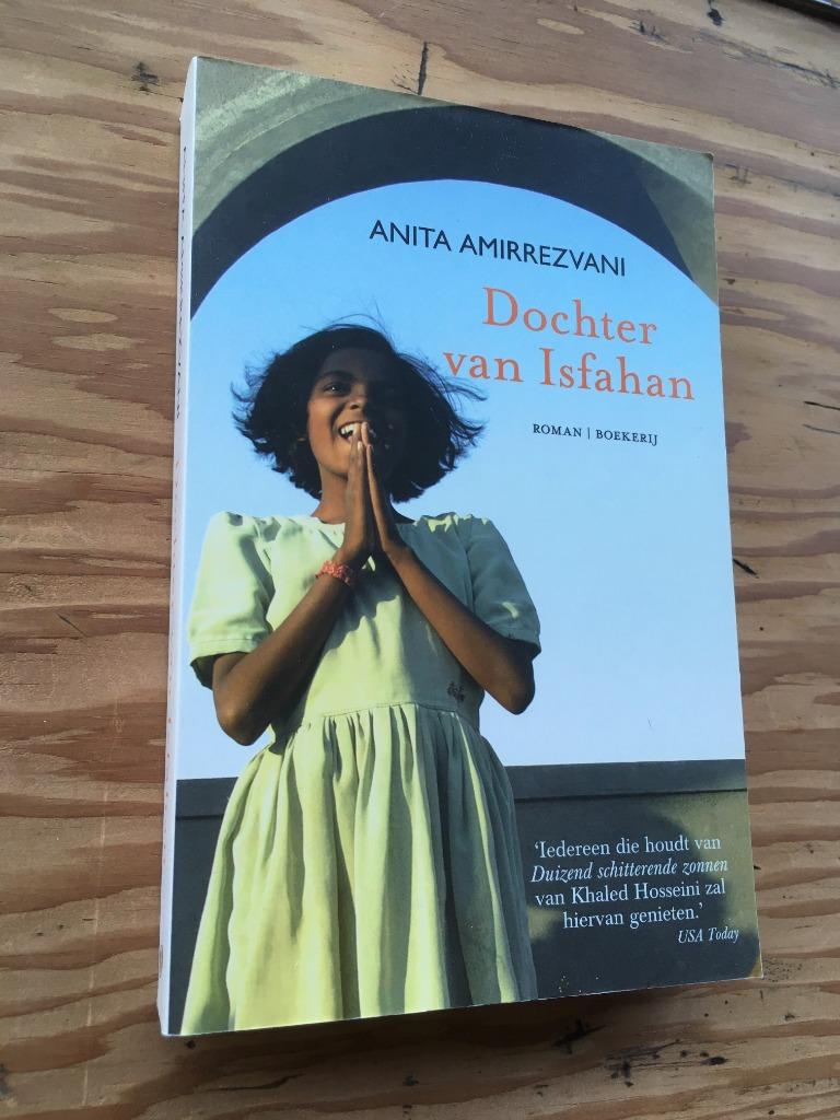 Dochter van Isfahan (Anita Amirrezvani), Ophalen of Verzenden, Zo goed als nieuw