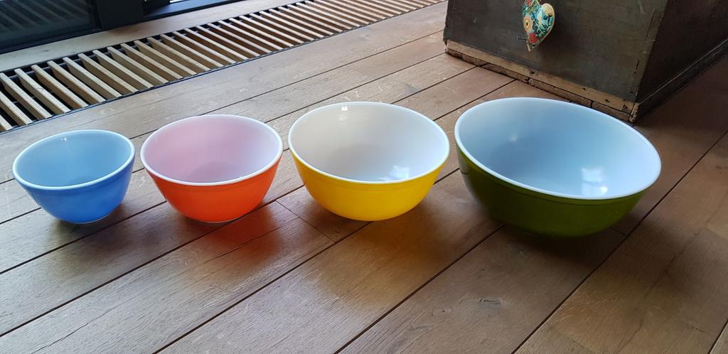 Pyrex kommen vintage, Antiek en Kunst, Ophalen