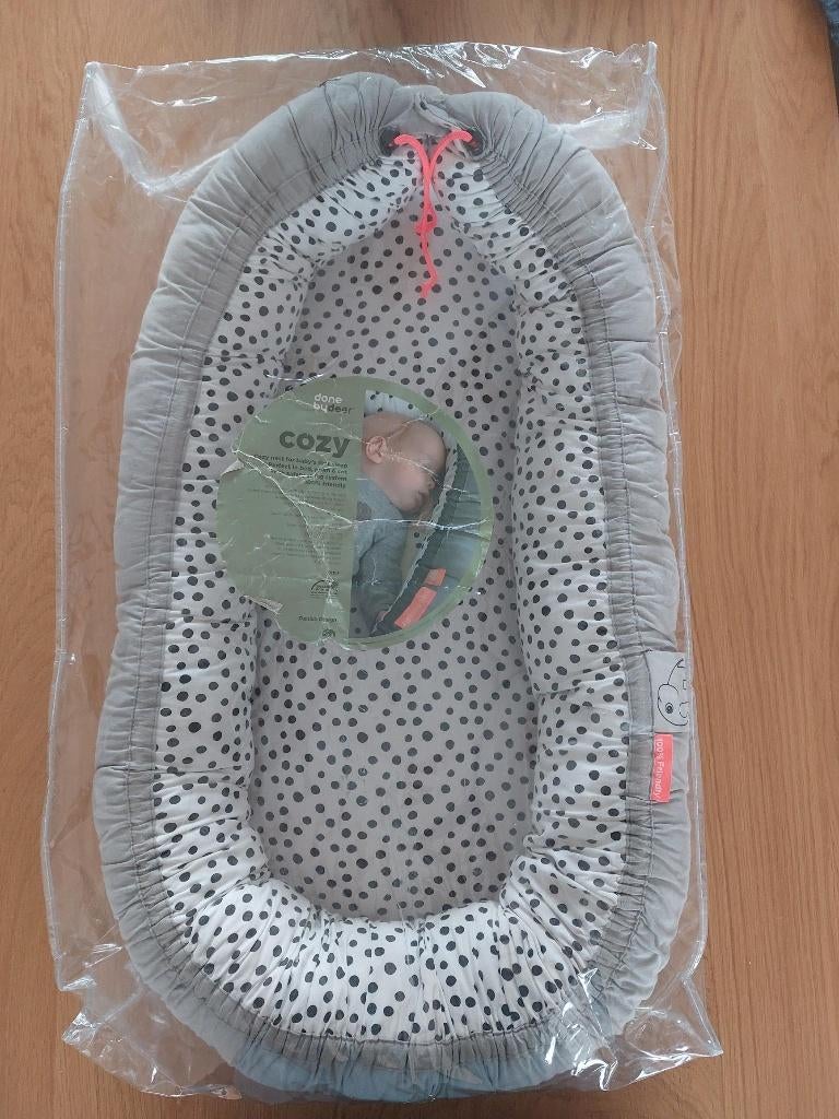 Babynestje / bedverkleiner Done By Deer, Kinderen en Baby's, Ophalen of Verzenden, Zo goed als nieuw, Overige typen