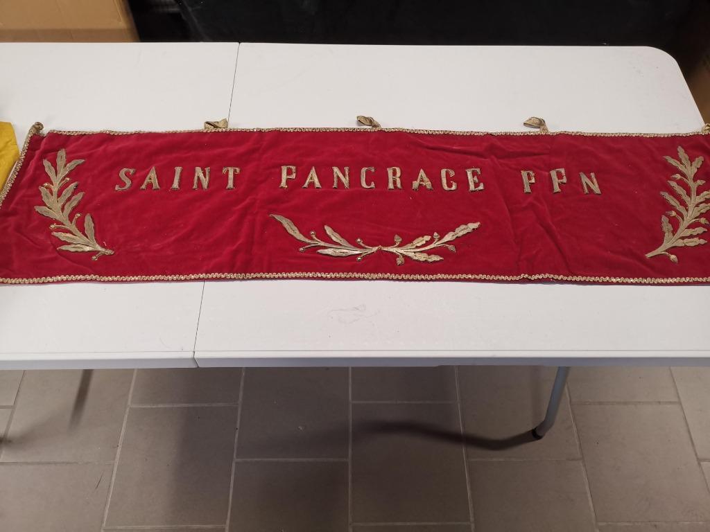 Banniere, Autel, Antiquités & Art, Enlèvement ou Envoi