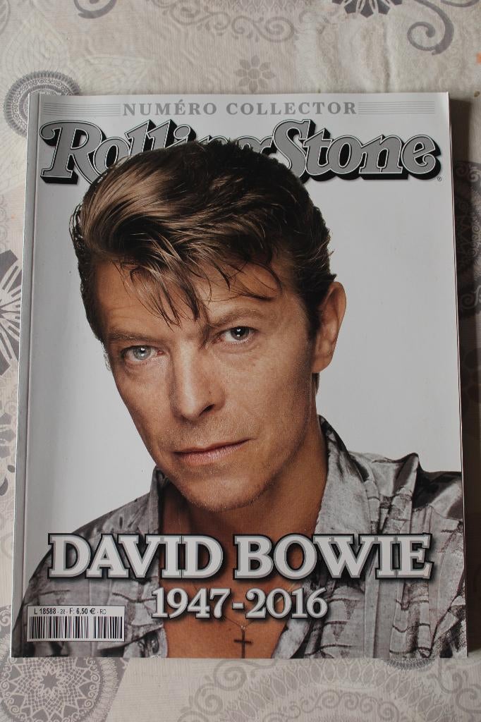 DAVID BOWIE 1947 - 2016 ( N collector rolling Stones ) TBE, Enlèvement ou Envoi, Utilisé, Musique, Cinéma ou TV