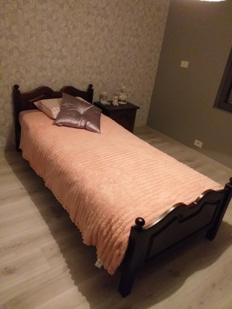 1 persoons slaapkamer, Huis en Inrichting, Slaapkamer | Bedden, Ophalen, Eenpersoons, Bruin, Rustiek