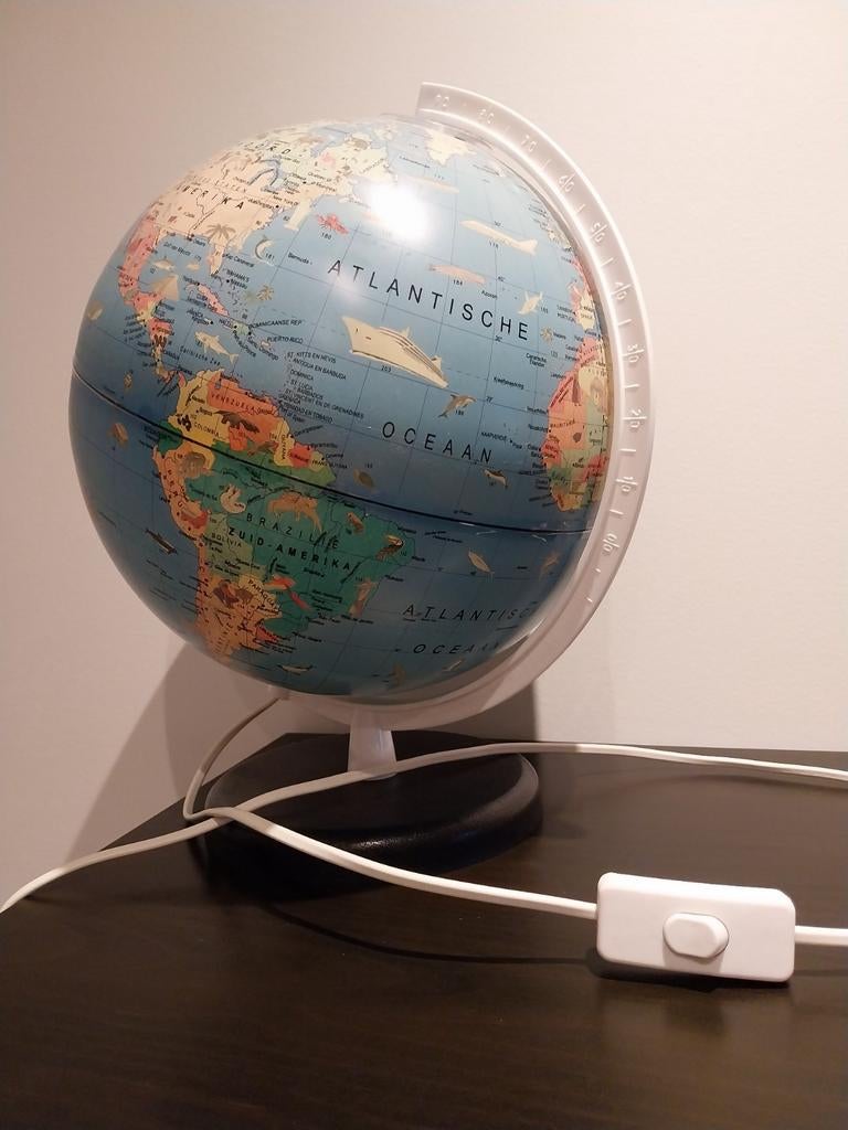 Wereldbol lamp, Huis en Inrichting, Woonaccessoires | Wereldbollen, Ophalen of Verzenden