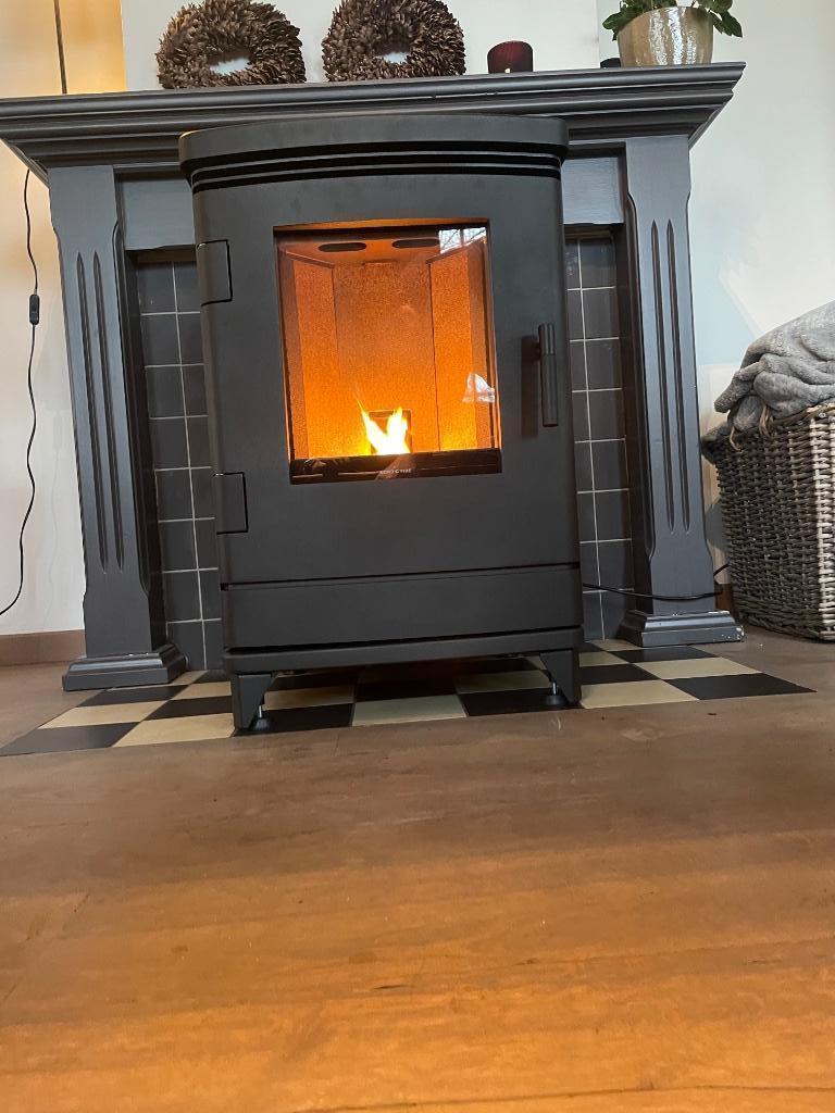 Pelletkachel 3 zijdige fienna, Huis en Inrichting, Kachels, Ophalen of Verzenden, Zo goed als nieuw, Pelletkachel, Vrijstaand