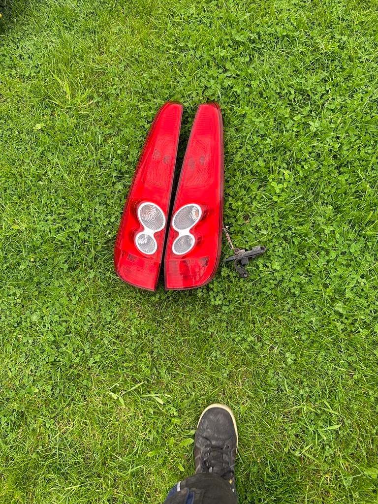 Achterlinchten ford fiesta, Ophalen, Zo goed als nieuw