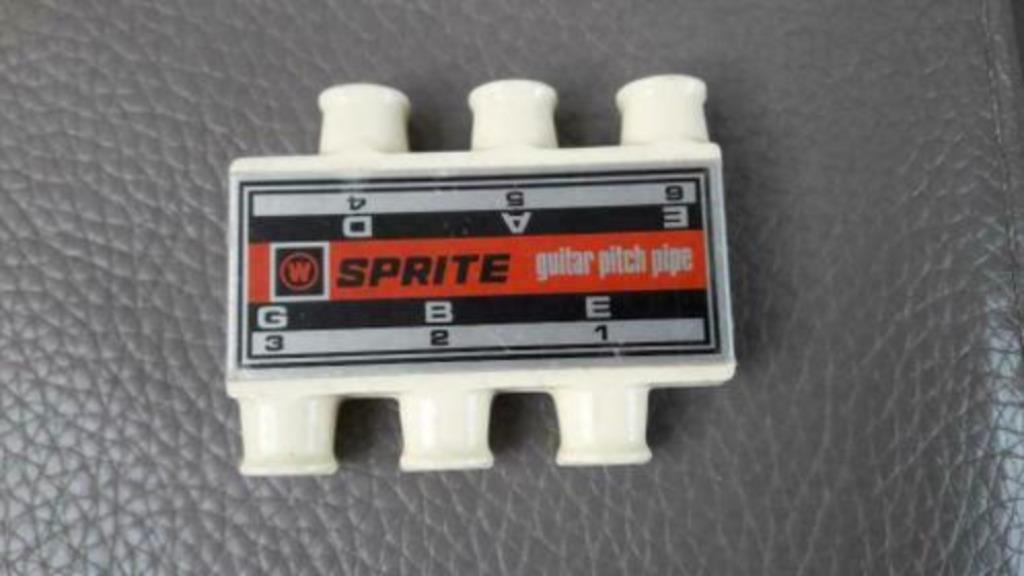 Sprite guitar pitch pipe années 70 Parfait état, Musique & Instruments, Enlèvement ou Envoi, Comme neuf, Autres types