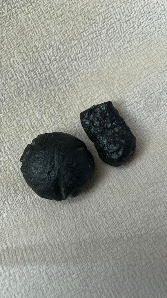 2 tectites meteorites, Collections, Minéraux & Fossiles, Enlèvement ou Envoi