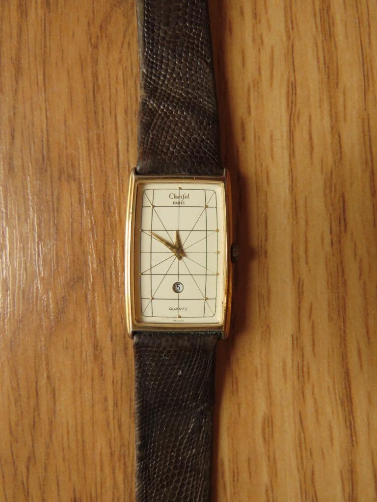 Montre dames Cheifel Paris plaqué or, Bijoux, Sacs & Beauté, Montres | Femmes, Montre-bracelet, Autres marques, Enlèvement ou Envoi